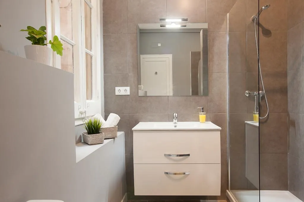 ברצלונה Enjoy Apartments Sofia 0*,